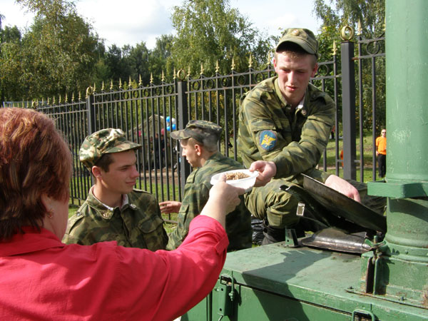 Армейцы отличились на застольном фронте